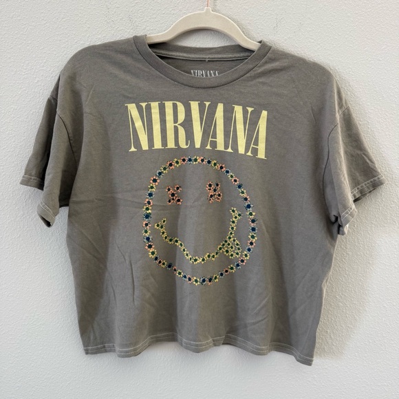 NIRVANA Tops - NIRVANA Cropped Gray / Olive T-Shirt with Colorful Floral Smiley Design Medium